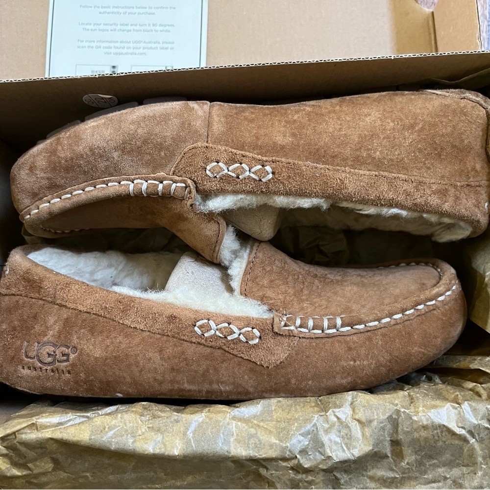 CHESTNUT UGG SLIPPER- AINSLEY